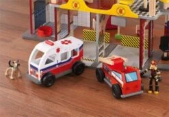 KidKraft Deluxe Fire Station Set 8 KidKraft Deluxe Fire Station Set -Spielzeug Geschaft 13406577 03