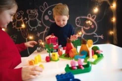 PlayBIG Bloxx Peppa Pig Feuerwehrauto, 58-tlg. -Spielzeug Geschaft 14907129 04