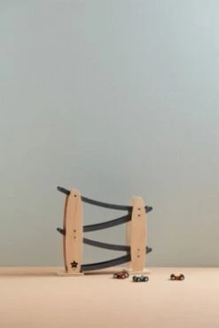 Kids Concept Kugelbahn Aiden Mit 3 Autos Kugelbahnen -Spielzeug Geschaft 17242522 03