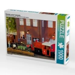 CALVENDO® Puzzle CALVENDO Puzzle Kleinlok An Der Tankstelle - 1000 Teile Foto-Puzzle Für Glückliche Stunden