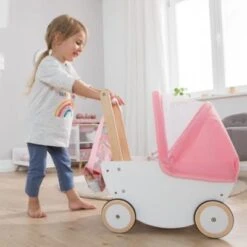 Howa Puppenwagen Aus Holz Mit Faltbarem Verdeck "Cozy Cactus" 6 Howa Puppenwagen Aus Holz Mit Faltbarem Verdeck "Cozy Cactus" -Spielzeug Geschaft 19570451 03