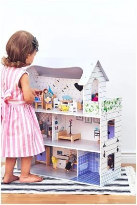 Mamabrum Puppenhaus Aus Holz Mit Terrasse, Möbeln Und Puppen - 3 Spielebenen 3 Mamabrum Puppenhaus Aus Holz Mit Terrasse, Möbeln Und Puppen - 3 Spielebenen - Image 3