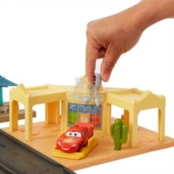Disney / Pixar Disney Pixar Cars Disney+ Radiator Springs Playset 9 Disney / Pixar Disney Pixar Cars Disney+ Radiator Springs Playset -Spielzeug Geschaft 25822379 04
