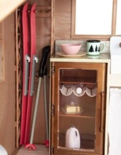 Our Generation Puppenhaus Mit Puppenzubehör – Winter Holz Waldhütte Mit Zubehör -Spielzeug Geschaft 25950933 03