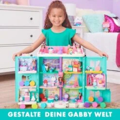 Gabby‘s Dollhouse, Puppenhaus Mit 2 Spielzeugfiguren, 8 Möbelstücken, 3 Zubehörteilen, 2 Überraschungsboxen Und Geräuschen, Geeignet Für Kinder Ab 3 Jahren -Spielzeug Geschaft 27329983 03