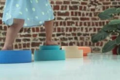 MOES Stapelstuhl – Rainbow Chair -Spielzeug Geschaft 28630283 04