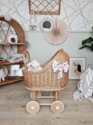 TinaForKids Puppenwagen Mit Bettwäscheset Aus Weiden Und Holz, Natur/Weiß 1 TinaForKids Puppenwagen Mit Bettwäscheset Aus Weiden Und Holz, Natur/Weiß