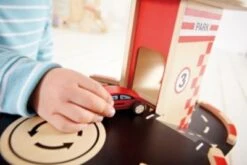 HAPE Parkhaus Inkl. Fahrzeuge 6 HAPE Parkhaus Inkl. Fahrzeuge -Spielzeug Geschaft 3341501 03